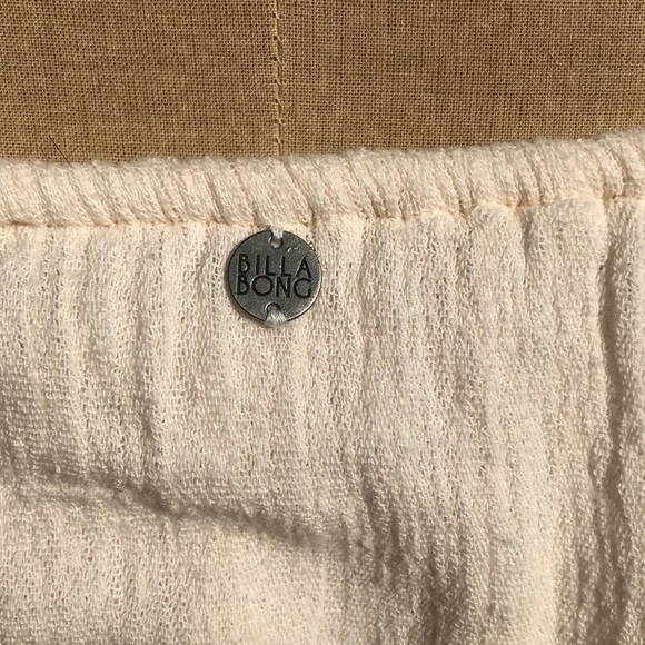 Billabong embroidered off the shoulder crop top - Picture 4 of 6